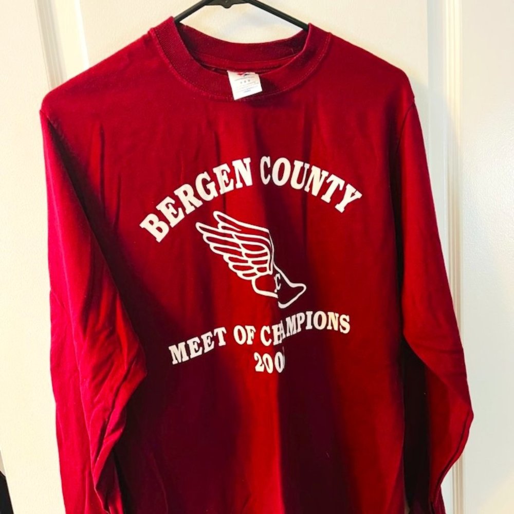 Bergen County  Meet of Champions Long Sleeve Burgundy Tee Medium Vintage 2005